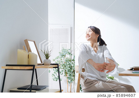 30代 フリーランス 1人 女性 30代 フリーランス 1人 女性 85894607