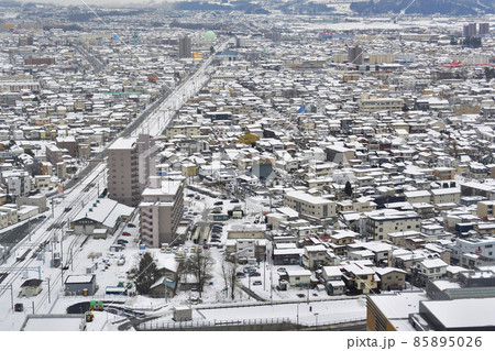 雪の山形市内 85895026