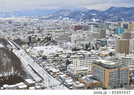 雪の山形市内 85895037