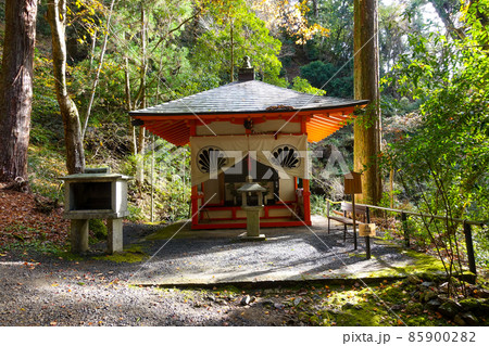 京都 秋の鞍馬寺 川上地蔵堂 京都 秋の鞍馬寺 川上地蔵堂 85900282