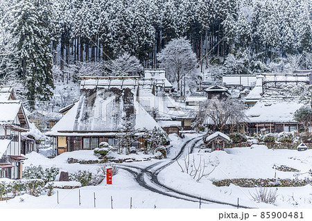 美山かやぶきの里　冬 85900481