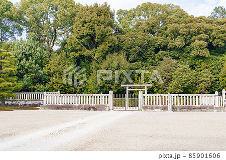 京都市伏見区　第五十代　桓武天皇柏原陵 85901606