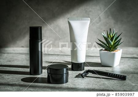 メンズコスメ　男性用化粧品のイメージ素材 85903997