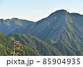 稜線より眺める常念岳 85904935