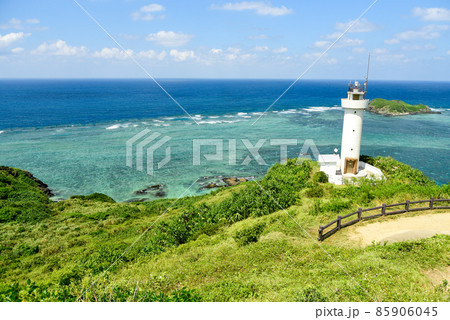 石垣島最北端の平久保崎灯台から眺める絶景 石垣島最北端の平久保崎灯台から眺める絶景 85906045