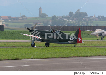 スイス軍モラーヌD-3801戦闘機離陸待機 85906791