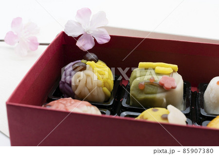 春の和菓子 春の和菓子 85907380