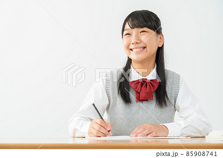 中学生　高校生　女性　勉強　受験　教育　学習 85908741