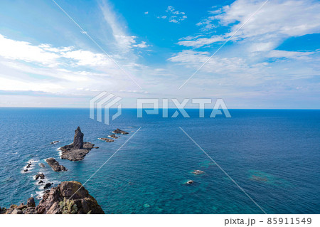 秋空の積丹神威岬 85911549