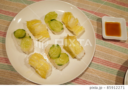 白菜ときゅうりの野菜寿司 85912271