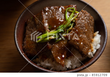 焼肉丼 85912709