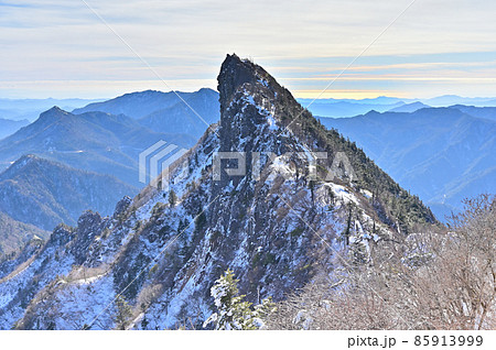 西日本最高峰の百名山「石鎚山」の冬の朝 西日本最高峰の百名山「石鎚山」の冬の朝 85913999