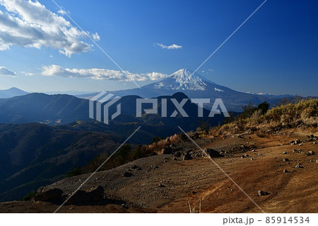 箱根外輪山を縦走 富士山を眺めながらの写真素材