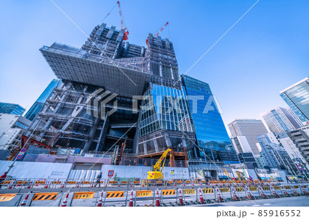 日本の東京都市景観　建設中の虎ノ門ヒルズ駅などを望む 85916552