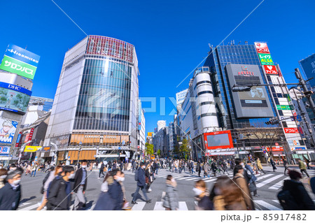 日本の東京都市景観 初3万人超、東京・大阪5千人超…まん延防止の愚、宣言まだない愚＝18日、渋谷 85917482