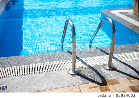 Swimming Pool Steps 85924002