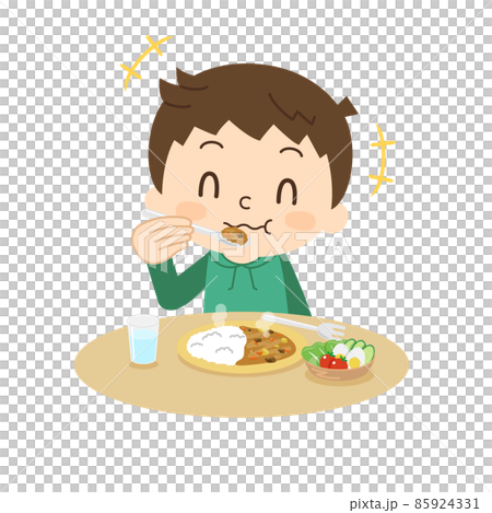 男孩笑著吃咖哩飯 85924331