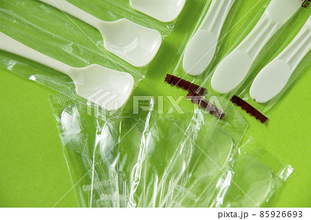 使い捨てプラスチック製品（デザートスプーン） 85926693