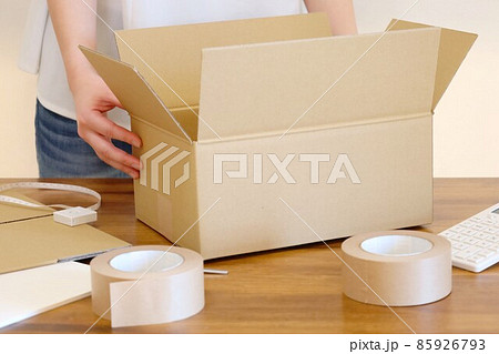 梱包作業 85926793
