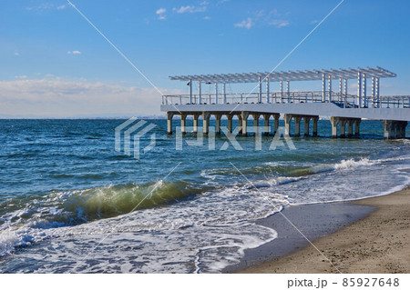 海のウッドデッキ桟橋(完成前) 稲毛海浜公園 海のウッドデッキ桟橋(完成前) 稲毛海浜公園 85927648