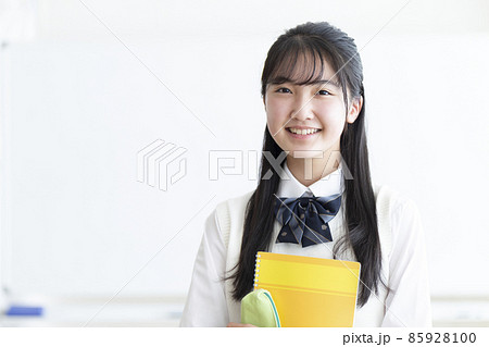 高校生のポートレート 85928100