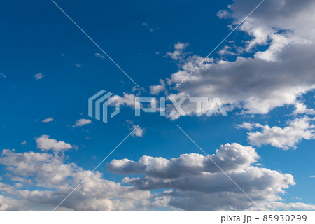 空を漂う白き雲の写真素材 [85930299] - PIXTA