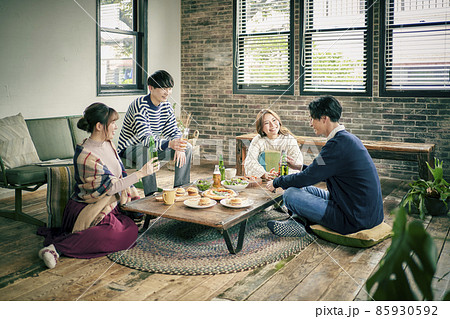 ホームパーティー 85930592