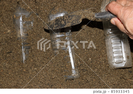 真冬の骨粉、種粕使ったぼかし肥作り 発酵途中、裏ワザ 85933345