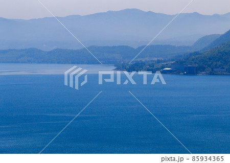 北海道洞爺湖町・朝靄の洞爺湖 北海道洞爺湖町・朝靄の洞爺湖 85934365