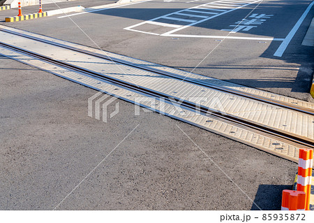 線路・枕木・レール・警報機・踏切 線路・枕木・レール・警報機・踏切 85935872