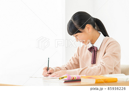 中学生 高校生 女性 勉強 受験 教育 学習 中学生 高校生 女性 勉強 受験 教育 学習 85936226