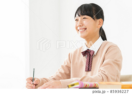 中学生 高校生 女性 勉強 受験 教育 学習 中学生 高校生 女性 勉強 受験 教育 学習 85936227