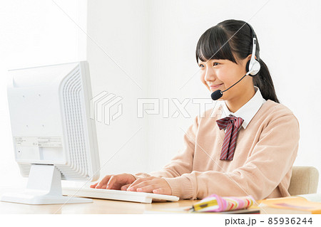 中学生 高校生 女性 勉強 受験 教育 学習 中学生 高校生 女性 勉強 受験 教育 学習 85936244