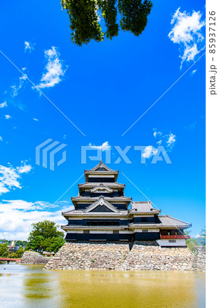 【長野県　松本市】国宝　松本城 85937126