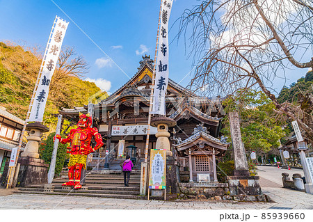 冬の岐阜善光寺、鬼のいる風景〈岐阜県岐阜市〉 85939660
