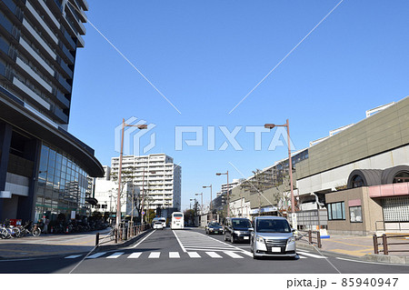 埼玉県草加市 獨協大学前駅(草加松原)西口の街並み 85940947