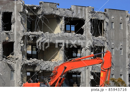 解体中のマンション　イメージ 85943716
