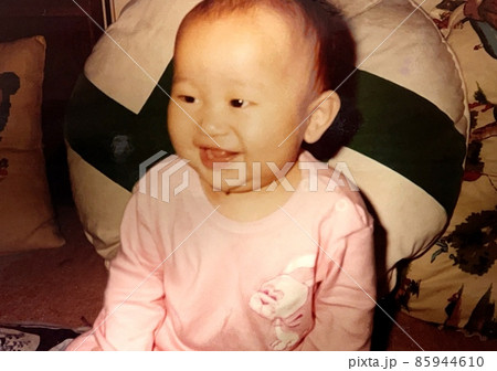 昭和50年代 笑顔が可愛い赤ちゃん 昭和50年代 笑顔が可愛い赤ちゃん 85944610