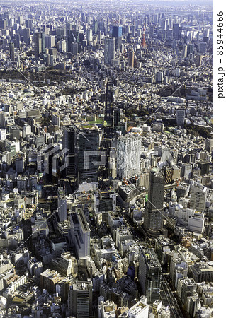 渋谷上空から六本木方向を空撮 85944666