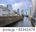 東京・水道橋付近を流れる神田川 85945478