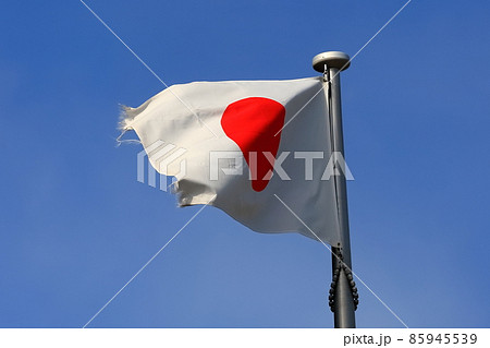 風にたなびく日の丸の旗 風にたなびく日の丸の旗 85945539