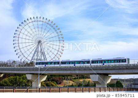 長久手市　モリコロパーク付近を走るリニモ（愛知高速交通100形電車） 85945711