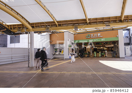 立川駅北改札口前の歩行者デッキ 東京都立川市 立川駅北改札口前の歩行者デッキ 東京都立川市 85946412