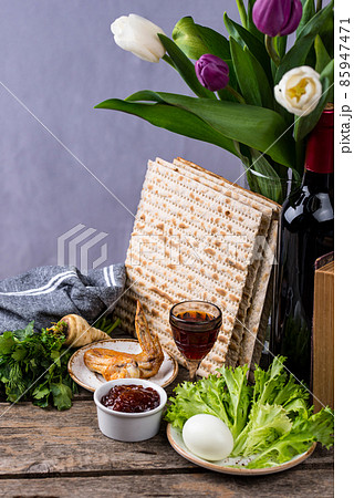 Symbolic of Jewish holiday Pesah 85947471