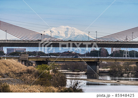 《愛知県》庄内川新名西橋から御嶽山 《愛知県》庄内川新名西橋から御嶽山 85948425