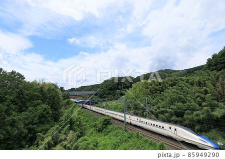 安中榛名駅を通過する新幹線　E7系 85949290