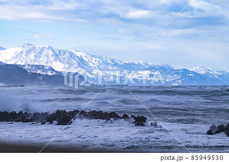 名立大橋付近からみた黒姫山 85949530