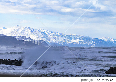 名立大橋付近からみた黒姫山 85949532