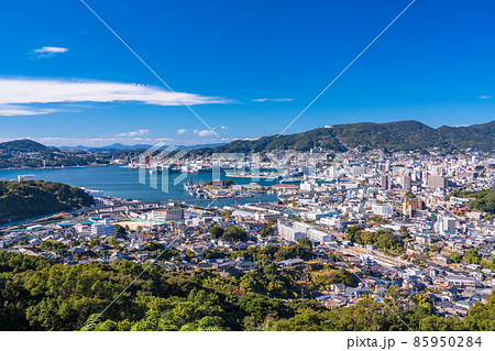 《長崎県》佐世保中心街の街並み・天神山公園の眺め 85950284