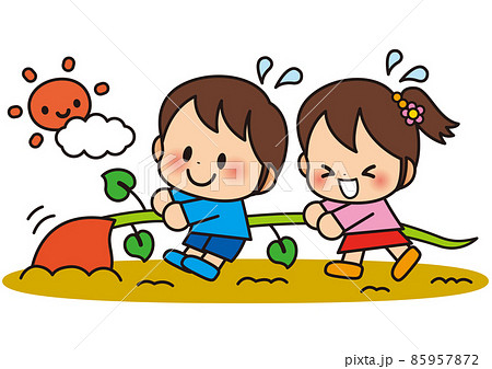 芋掘りを楽しむ男の子と女の子 85957872